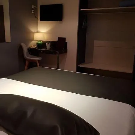 L'usine Hotel 3*